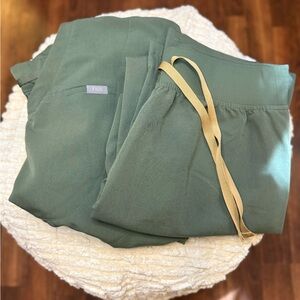 FIGS Scrub Set – Women’s XS SOLD